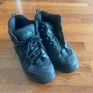 Z-Coil Outback Women's size 9 Sneaker Black leather with black mesh Need Laces